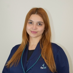 Dra. Larissa Raupp Oliveira